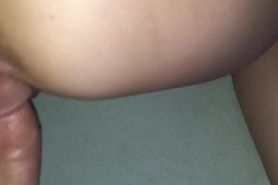 Une queue qui perce bien les trous