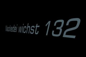 Nackedei wichst 132