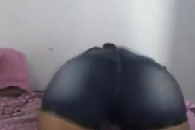 Si asi lo mueve que rico chocolate