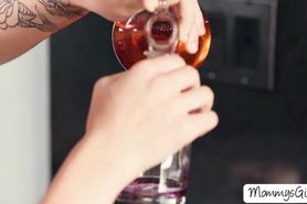 Pretty teen Rosalyn Sphinx eagerly tastes stepmom Kendr