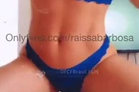 Raissa Barbosa 13