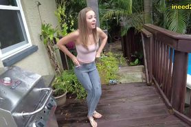 Desperate to pee girls wetting their tight jeans omoras