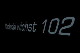 Nackedei wichst 102