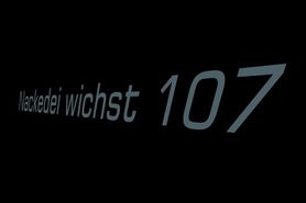 Nackedei wichst 107