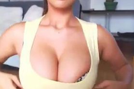 Hot Latina Chick dildoing and fingering