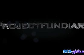 Fastsiddende husmor i stramme leggings banket - projekt