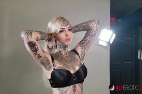 Behind the scenes with tattooed bombshell Amber Luke