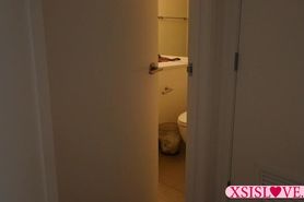 Stepsister Elsa Jean fucks her stepbrother after she ga