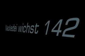 Nackedei wichst 142
