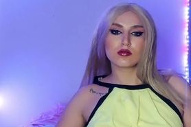 Blonde Slut Kira Reed Bare Ass OnlyFans Leak