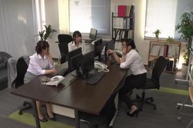 jap lesbian office piss