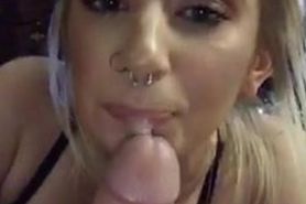 Blonde Periscope Girl Give Blowjob In Private