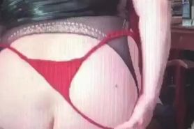 whore uses massive dildo