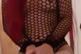 PAIGE SHOWING HER ASS