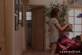 Tattooed Milf and brunette oral sex in bed