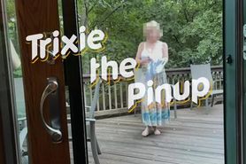 Trixie strip tease