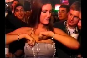 Kelly got groped at mardi gras