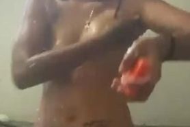 Rub A Tub My Pussy in The Tub