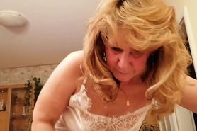 A granny wank cock till it cum 3604