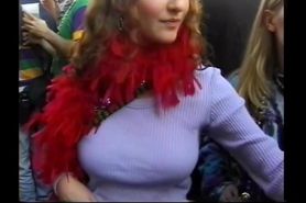 Ellen Thomps0n flashes her titties at mardi gras
