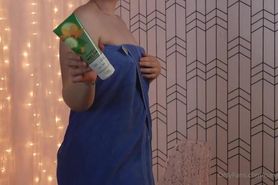 Curves4Daze - Spreading My Ass Cheeks1