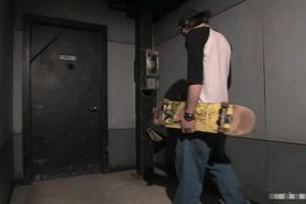 Danielle Punish Curieuse Skater Boy