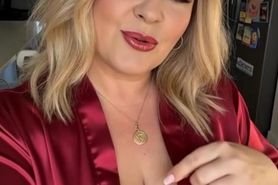 Gorgeous Mature Blonde Shows her Tits