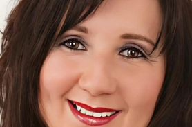 Michaela bekommt von Kevin15 ins Gesicht gespritzt