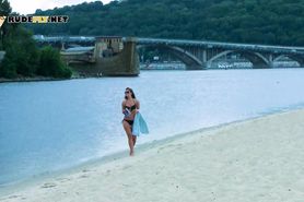 Nudist shows her shaved pussy and perfect ass