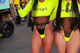 Island Girls Twerk in Street