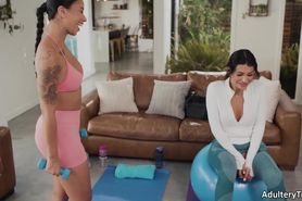 Ameena Green Sucks Her Trans Gym Partner Victoria Grant