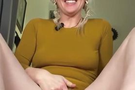 Unusual pissing girl
