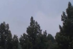 Deutsche masturbiert Outdoor im Regen