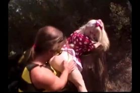Midget bangs a blonde outdoors