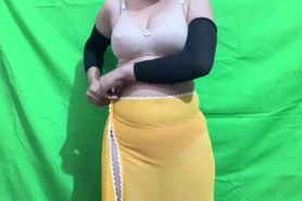Indian Bra with Busty Aunty