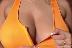 Latina Slow Motion Tit Shake