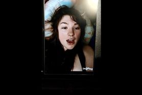 A cum tribute facial for PetiteQueen