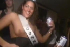 Kim Dixon Tippin flashes her tits for the GGW cover