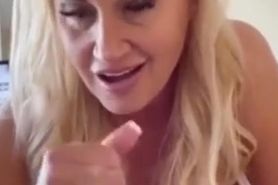 Tammy Lynn Sytch aka Sunny gives a hot blow and handjob