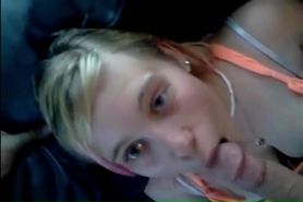 Rubia universitaria le chupa al novio