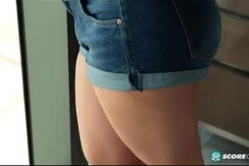 Andie - Bombshell Babe Opens Up