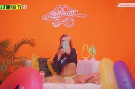 gabriela-gadotti teasing masturbating