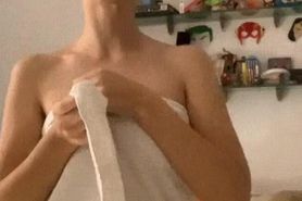 Petite garce allumeuse