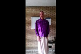 Trav Renate publiek in blote kont