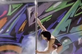 Hot Asian Pole Dancer Moves Amazingly