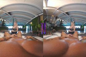 PURITYVR The cleaning woman with Lisa Amane