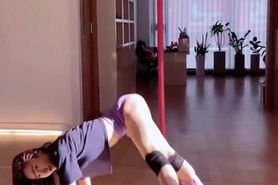 Suen Lee Dances For You To Pound Her