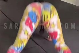 Latina Sarah Retali Twerks Ass in Gym