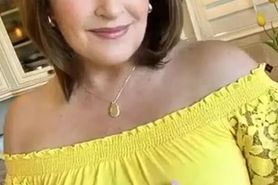 AI Colleen seduces you