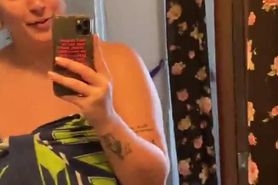 Gelluh being funny with a towel